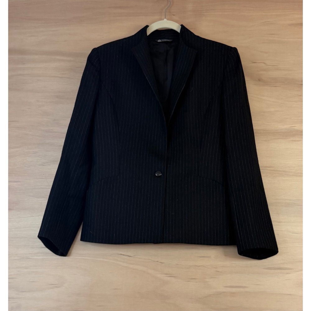 Daniele O by Tahari Black Pinstripe 100% Wool Blazer Jacket Size 12 Professional